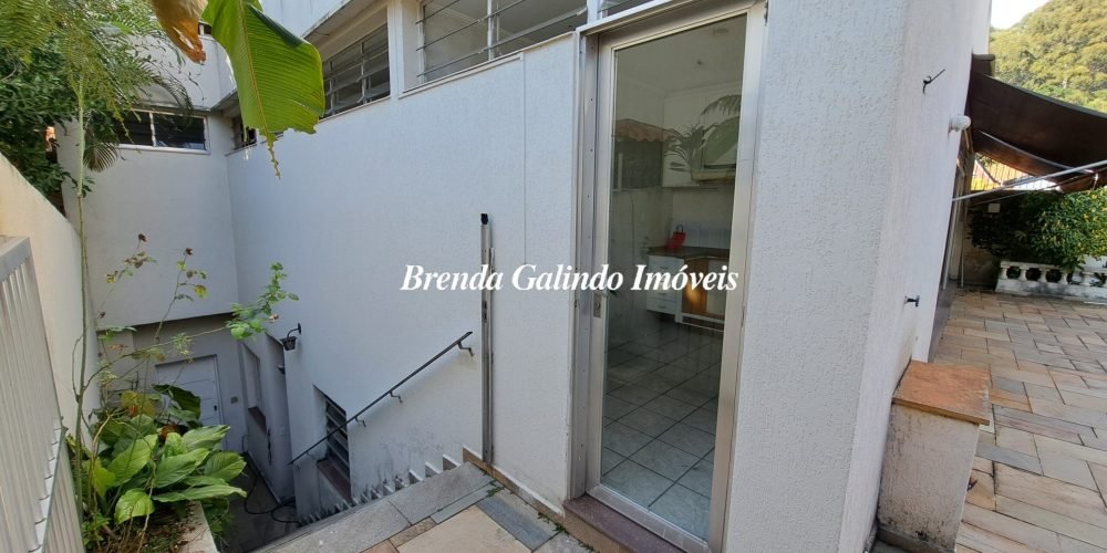 46. Acesso Quarto Empregada (3)